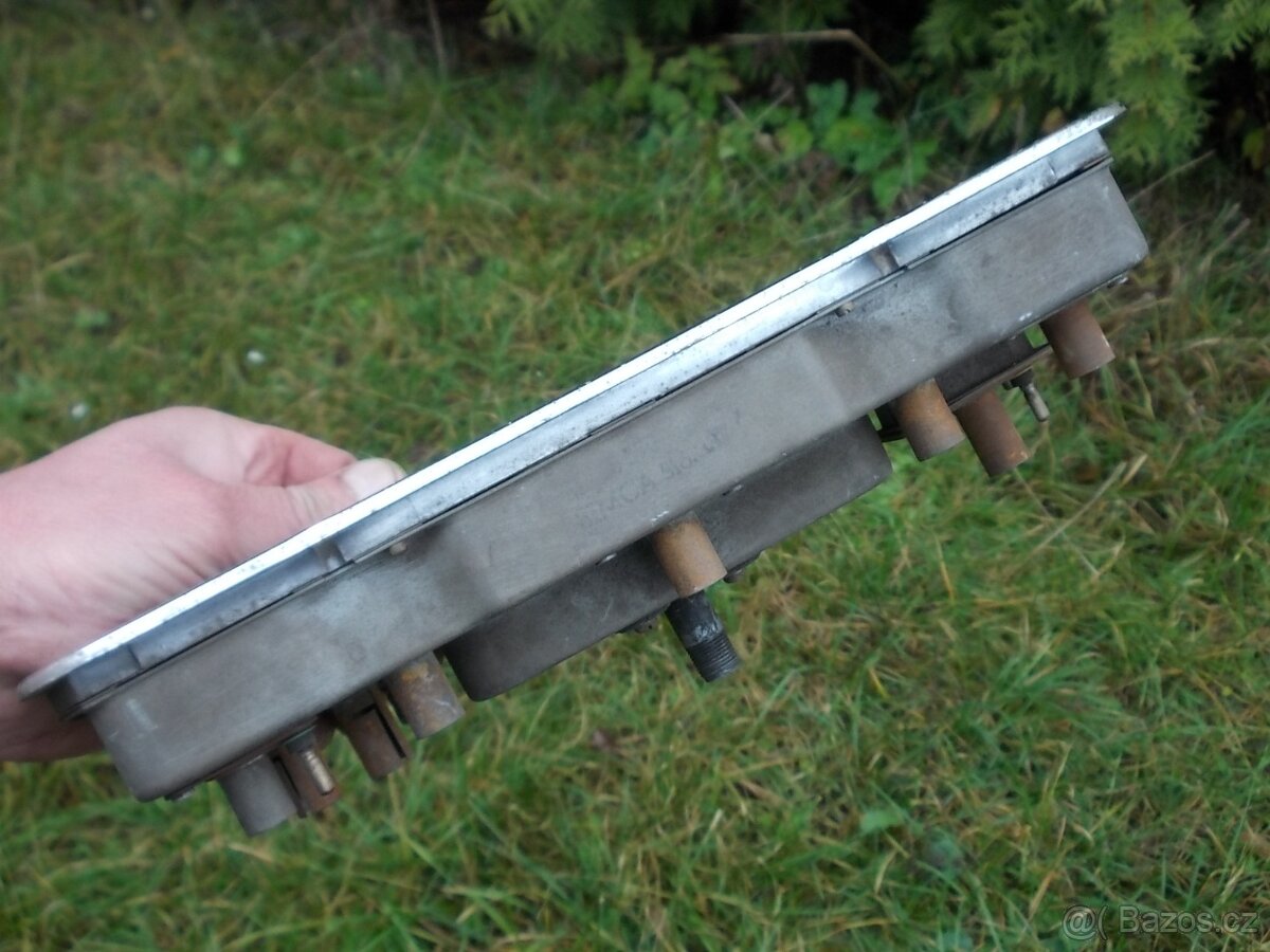 TACHOMETR PALUBNÍ DESKA AUTO VETERÁN - 6