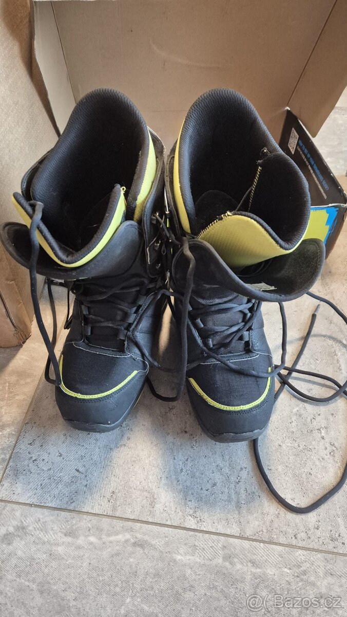 Snowboard 156cm , obal, boty velikost 10 - 6