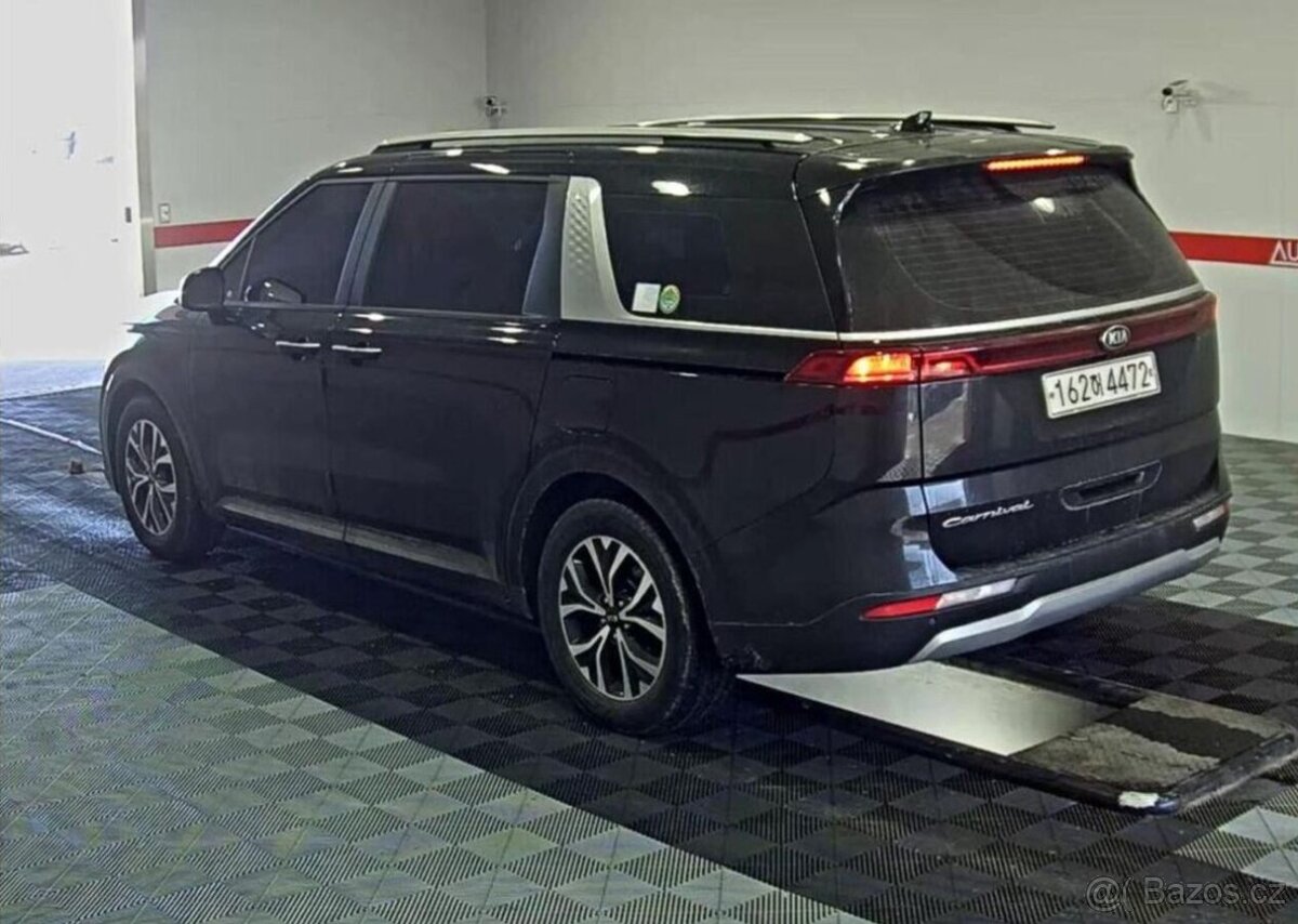 Kia Carnival 2.2-9 MÍST-VŮZ NA CESTĚ - 6
