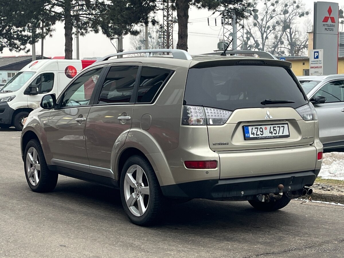 Mitsubishi Outlander 2,0 DI-D Intense plus 4WD - 6