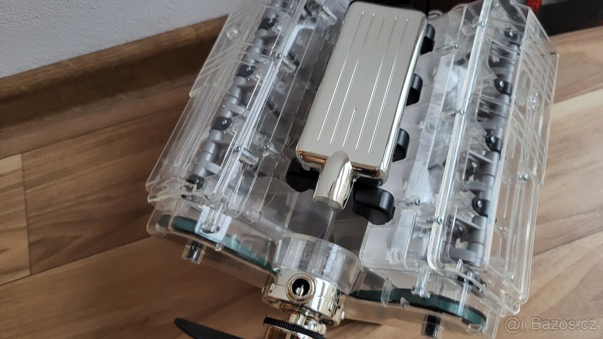 Franzis maketová stavebnice motoru V8 v měřítku 1:3 a zvuk - 6