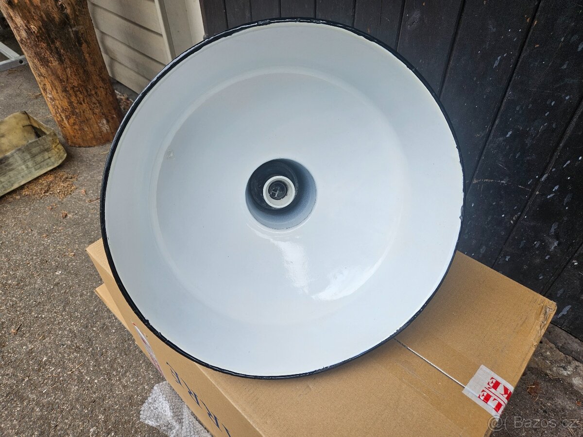 Tovární fabricka stará lampa. - 6