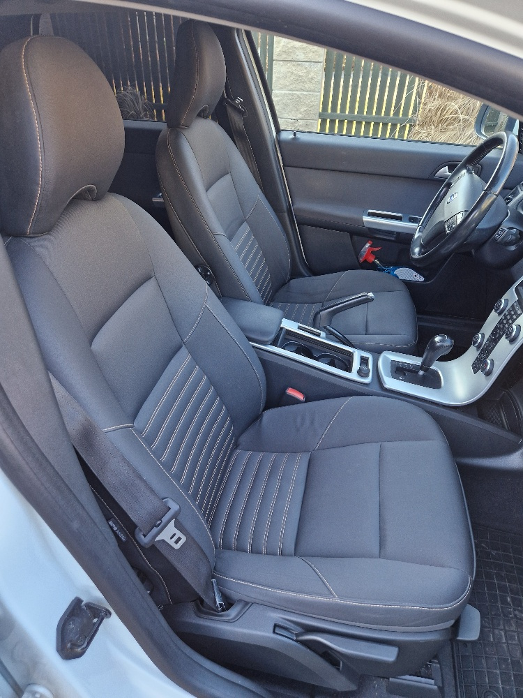 Volvo V50 D3 150k automat 2011 - 6