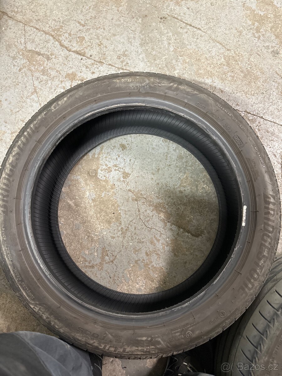 225/45R18 - 6