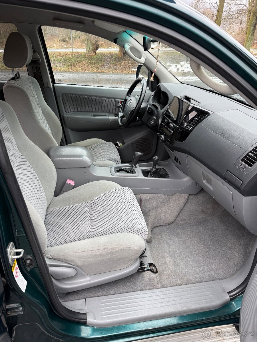 Toyota Hilux 3.0 - 6