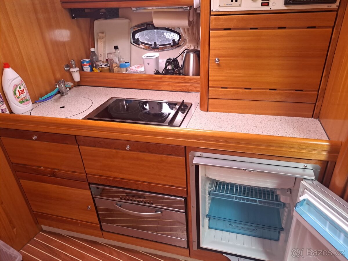 Motorová kajutová loď Bavaria 35 Sport - 6