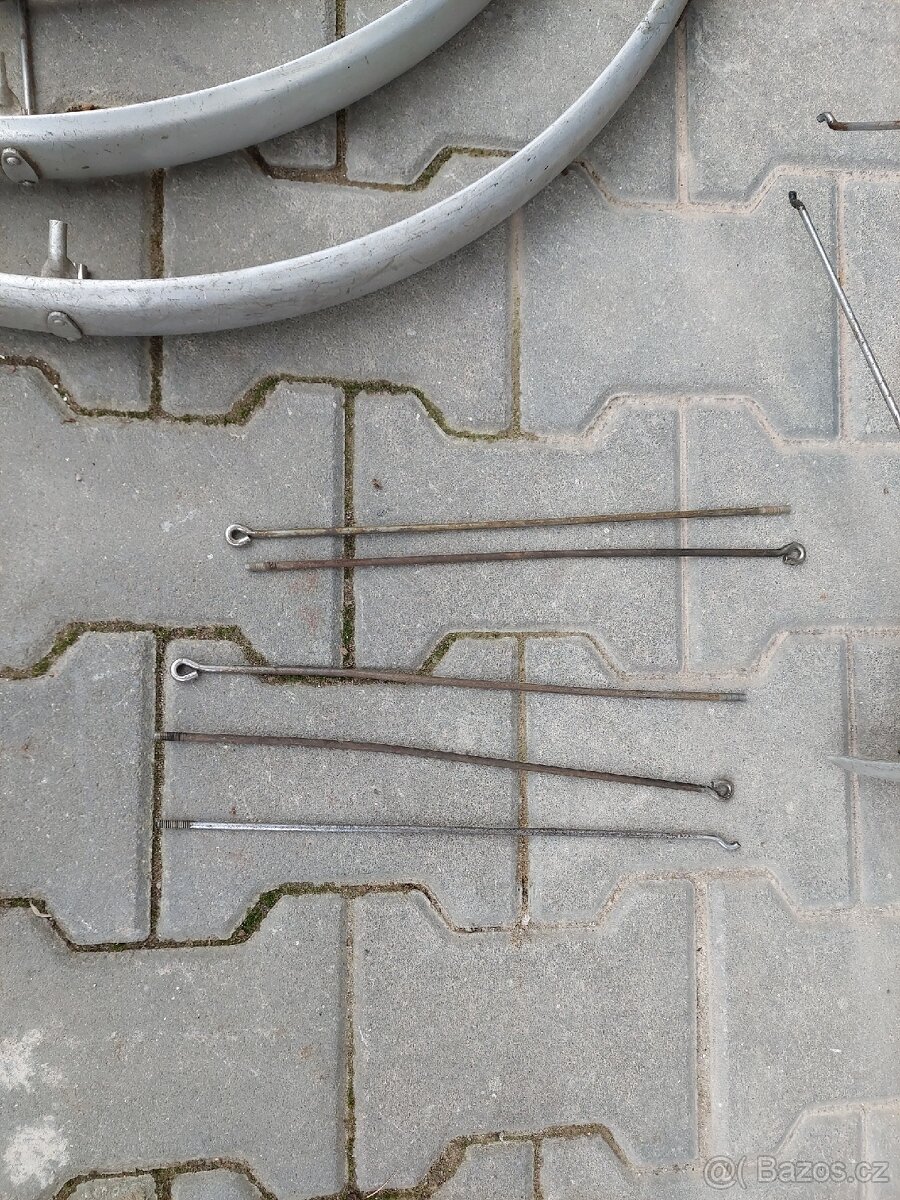 Favorit padesátá léta blatníky stare historicke kolo - 6