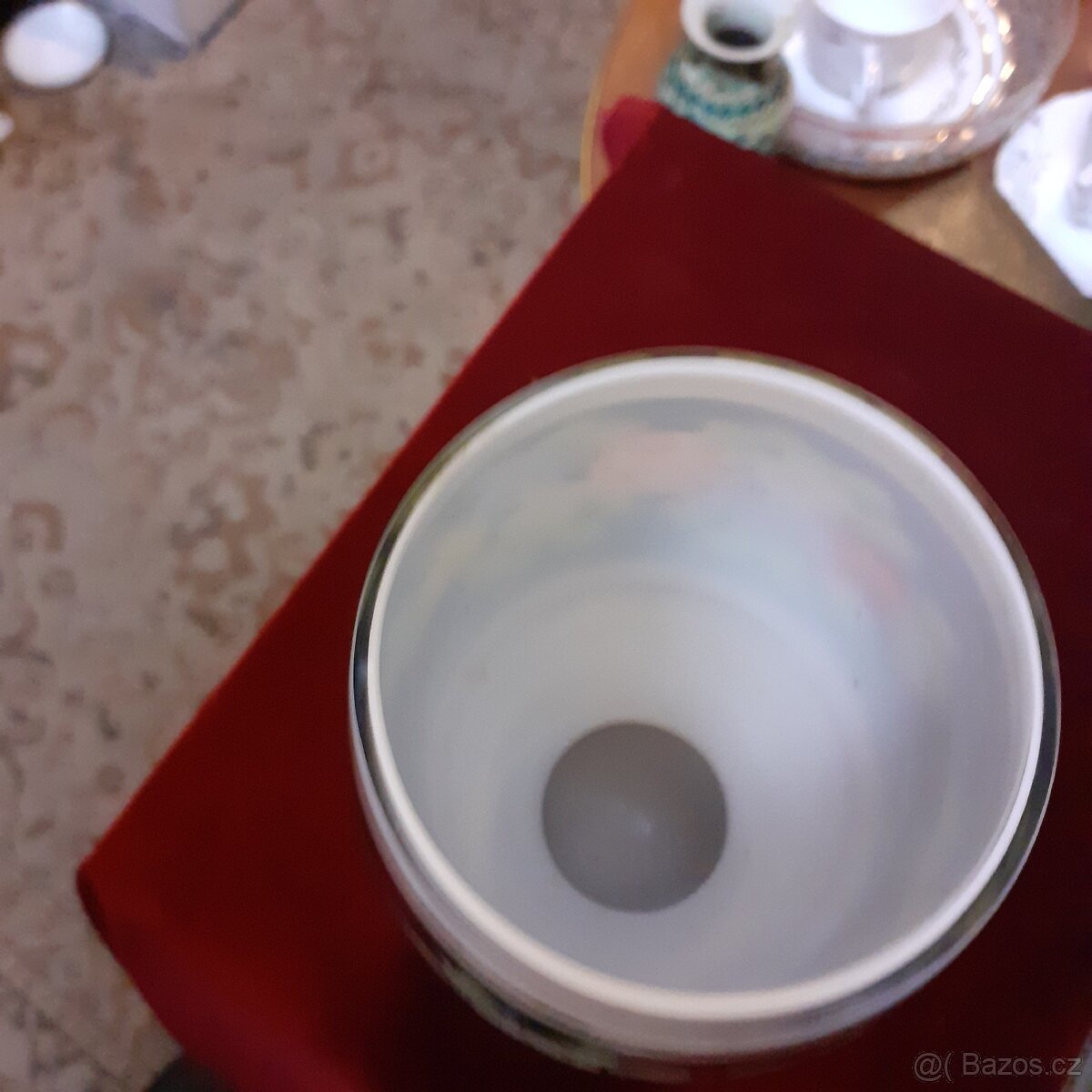 Starožitná váza z mléčného skla - 6