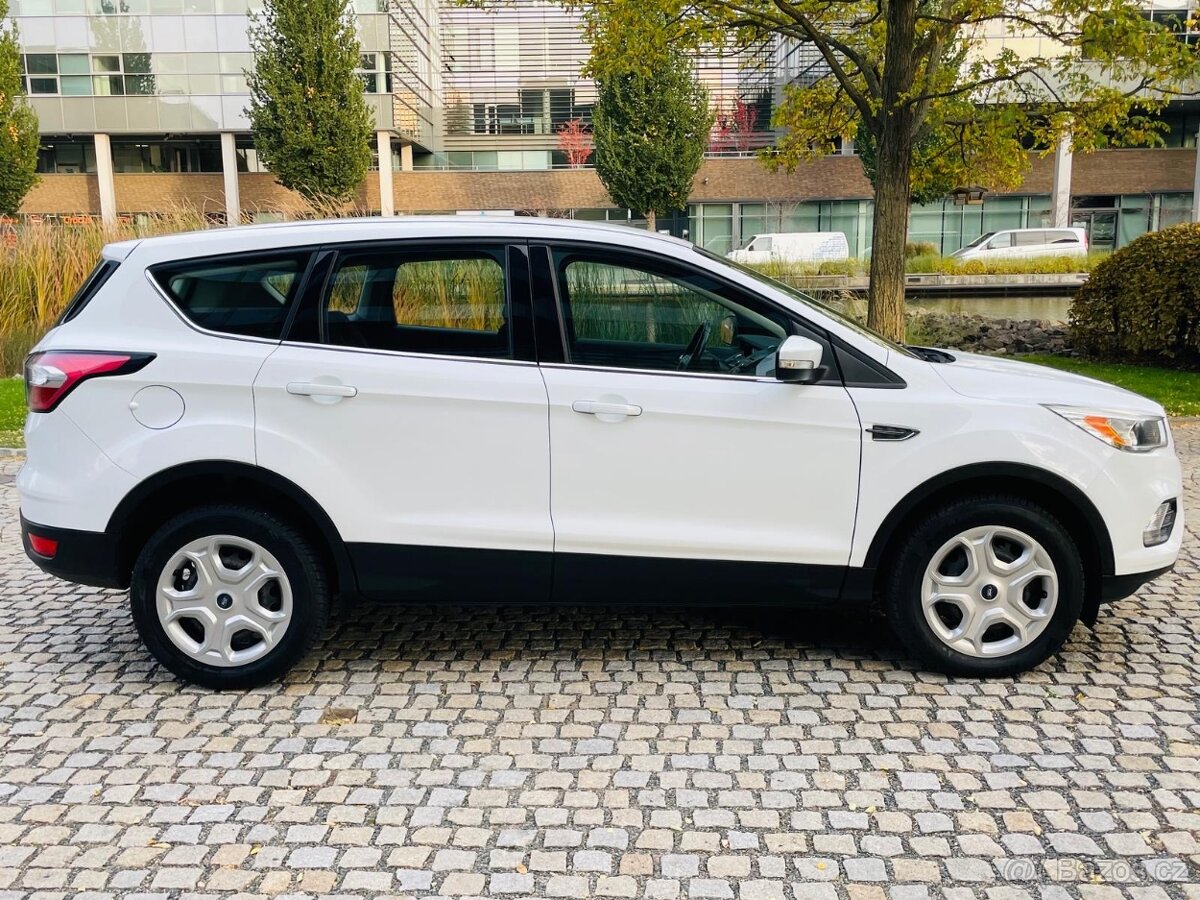 Ford Kuga 2.0TDCi 110KW MANUÁL FACELIFT SENZORY 2WD TOP STAV - 6