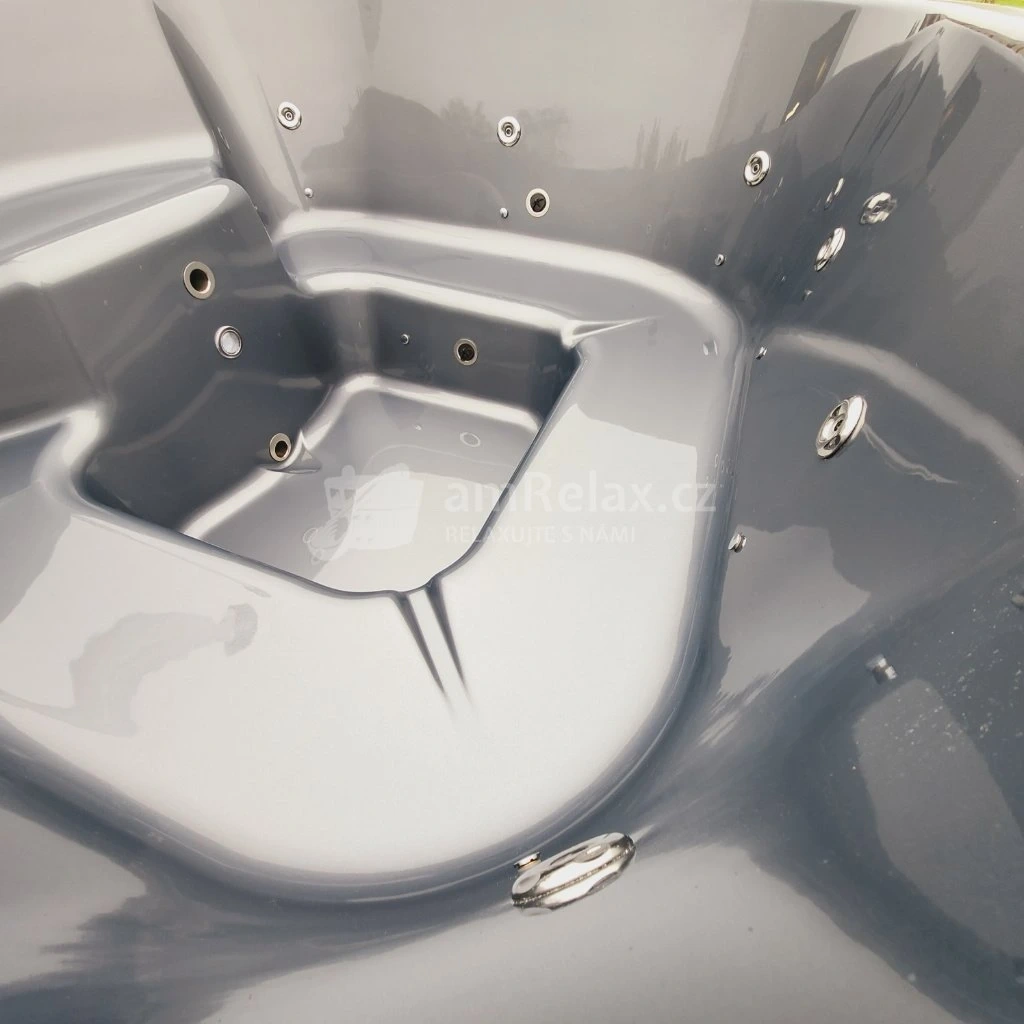 Koupací sud s hydromasážním a aeromasážním systémem - 6