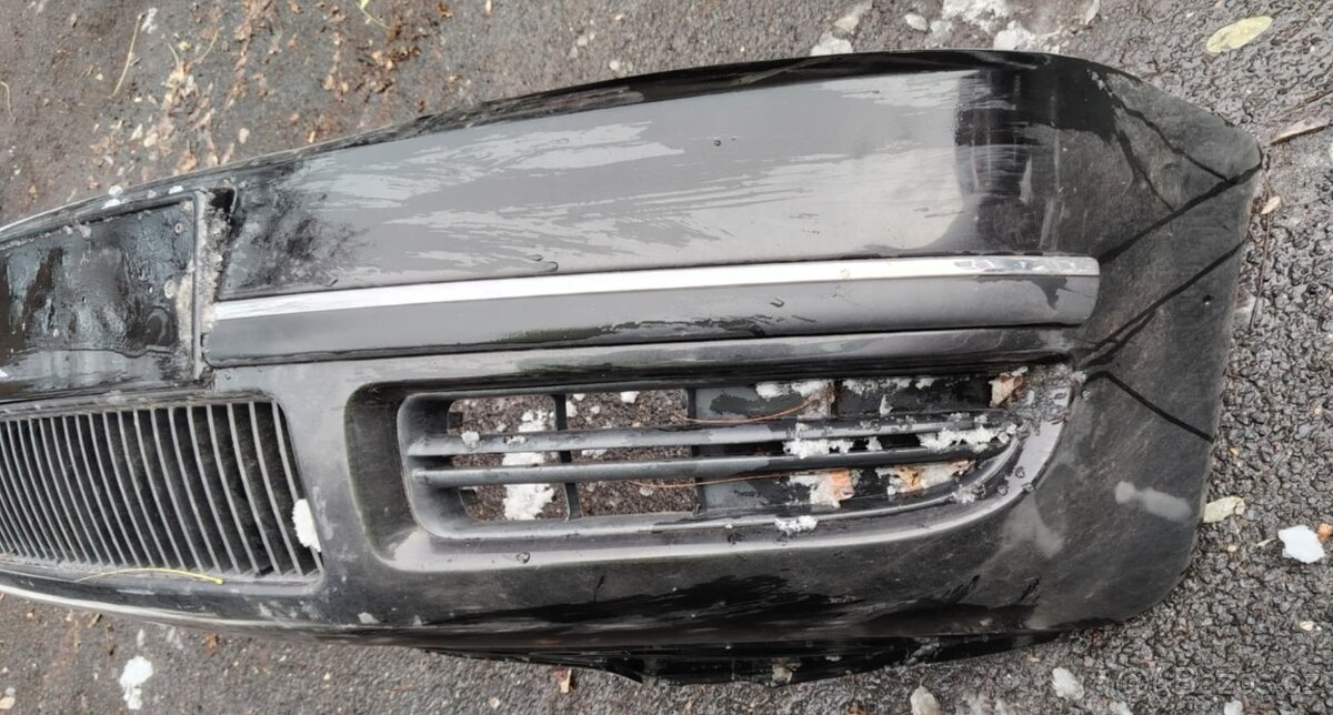 prodám díly ze Škody Superb 1 ,černá met. 9910 - 6