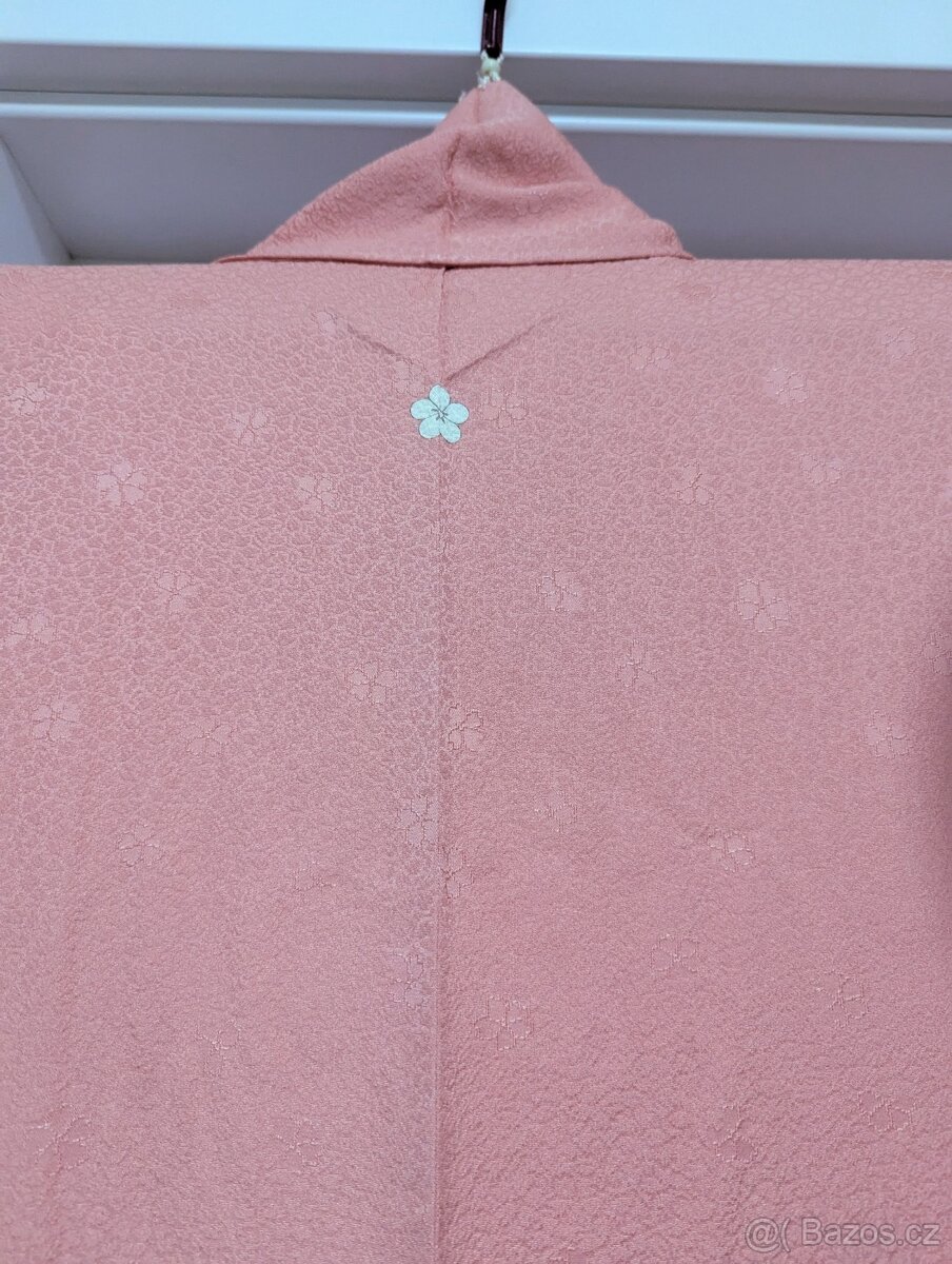 Dámské růžové kimono iromuji s květy - 6