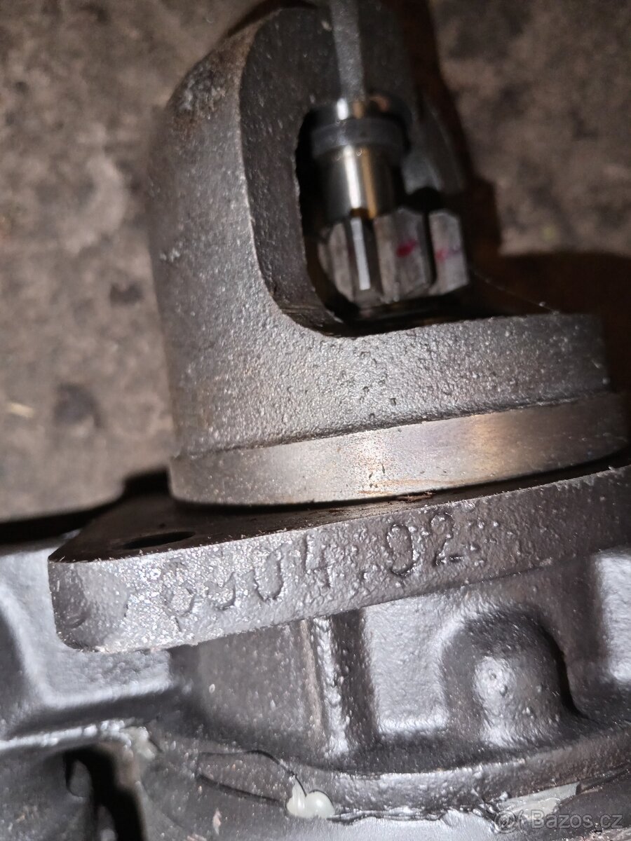 Prodám startér 24V 11 zub - 6