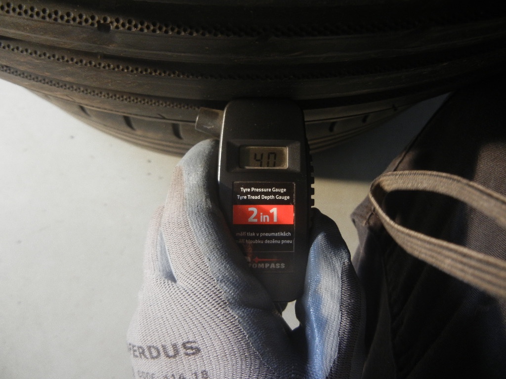 Letní pneu Nokian 255/50R19 - 6