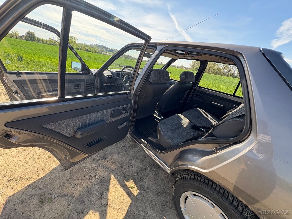 Peugeot 205 1.8D - 6