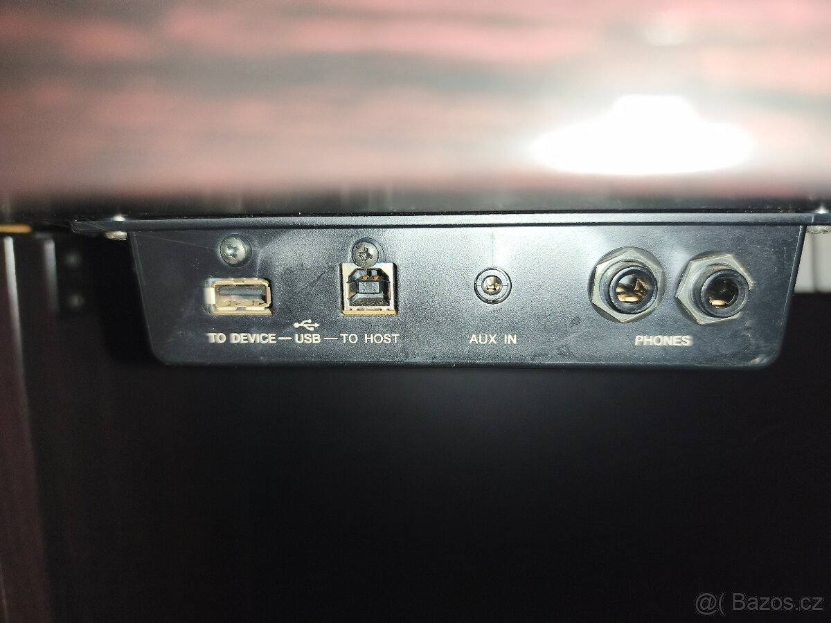 Yamaha Calvinova CLP- 353R - 6