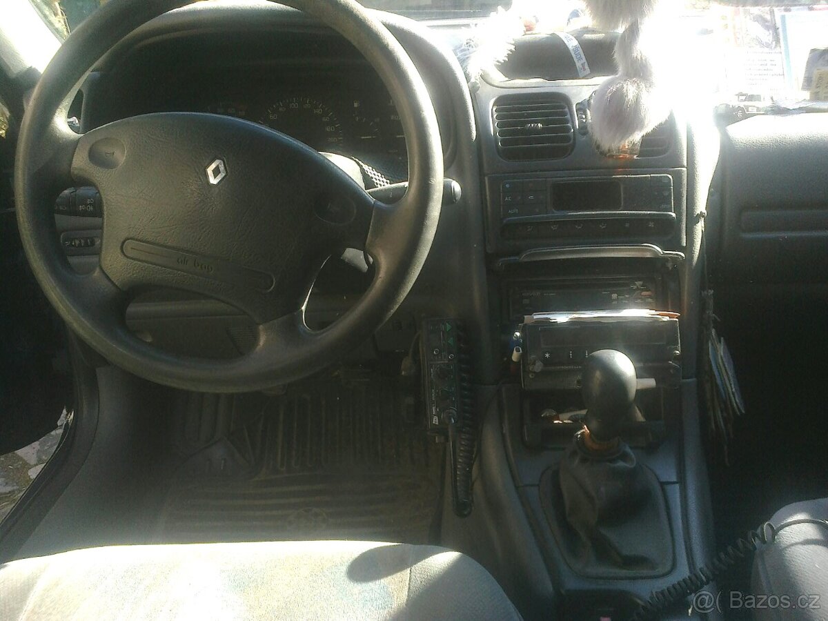Renault Laguna I 2,0i RXE - 6