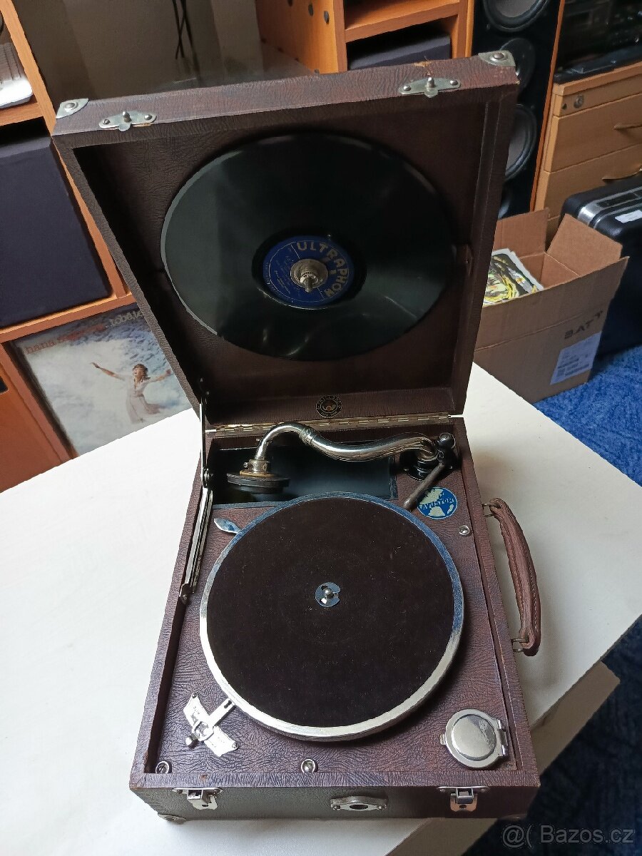 KUFŘÍKOVÝ GRAMOFON NA KLIKU - 6