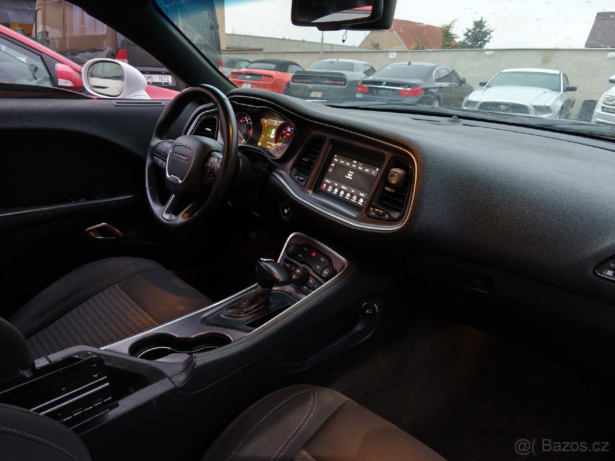 Dodge Challenger - 6