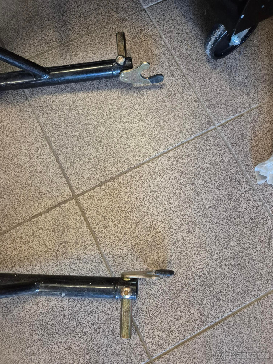 stojan na motorku - 6