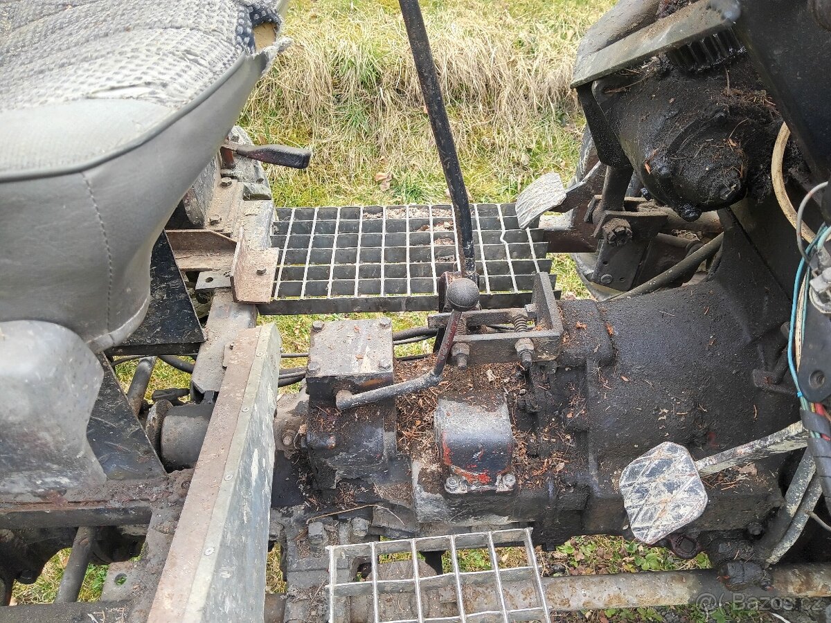 Traktor domácí výroby 4x4 - 6