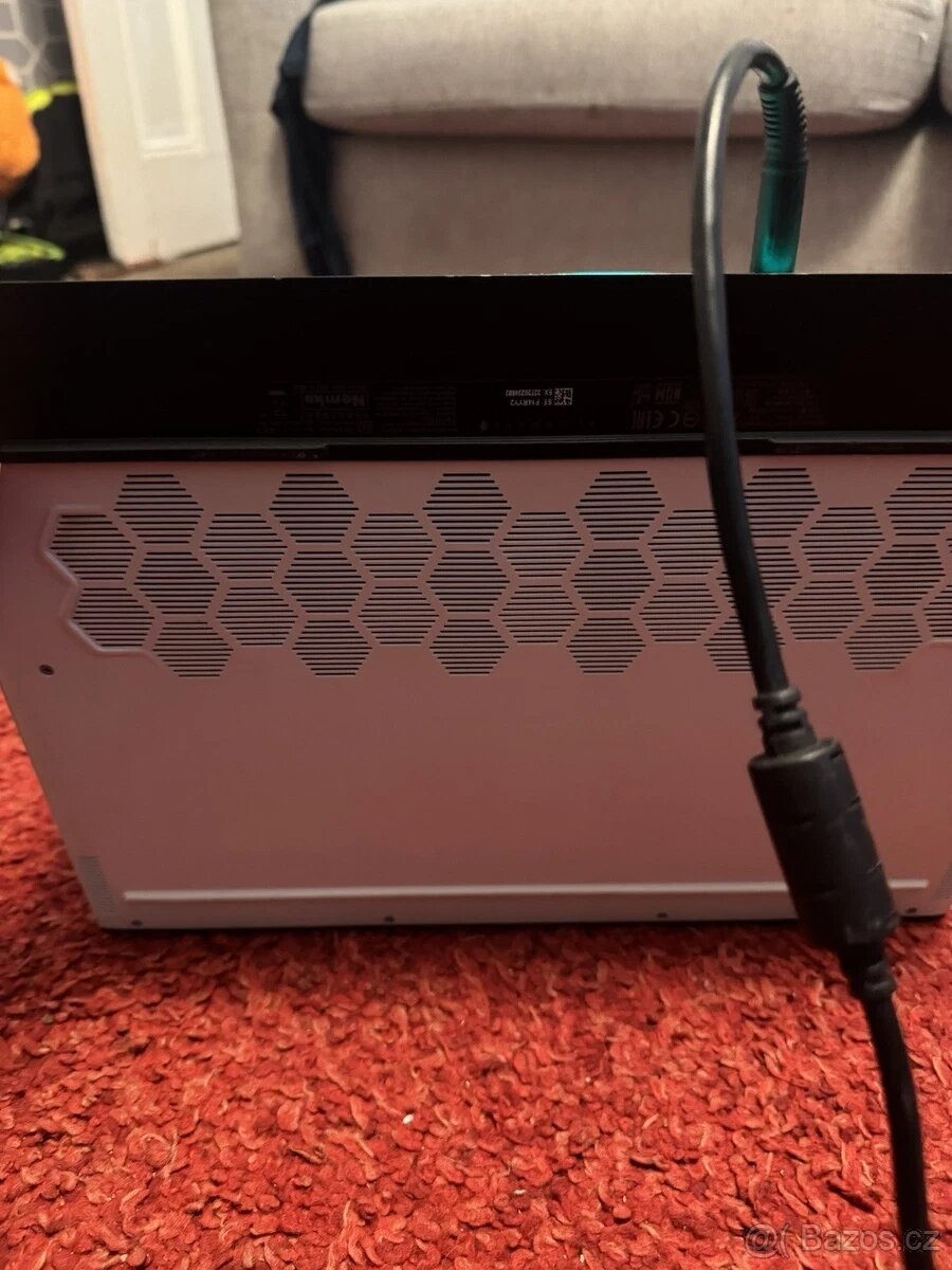 Prodám Dell Alienware m15 R2 - 6