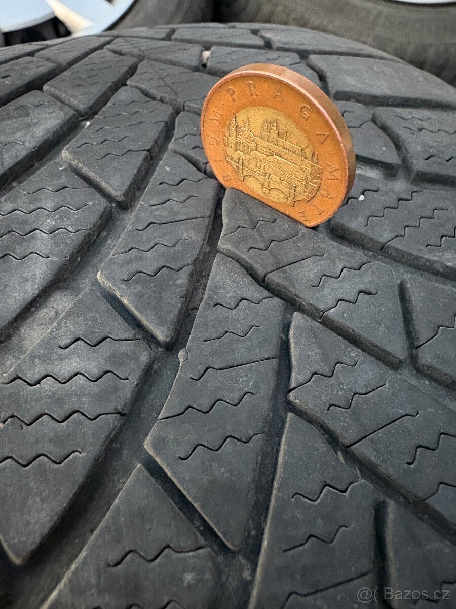 Zimní pneu Bridgestone 205/55 R16 + Orig. plechová kola a po - 6