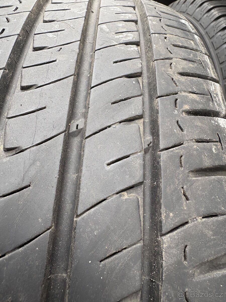 Prodam pneu 215/70 - 6