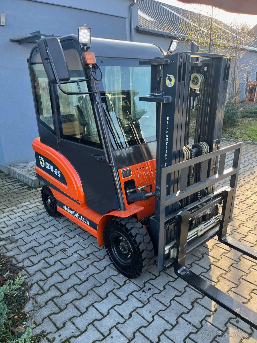 Elektrický vysokozdvižný vozík CPD - 25 Li-on - 6