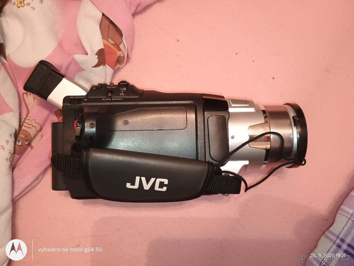 Videokamera JVC mini DV - 6