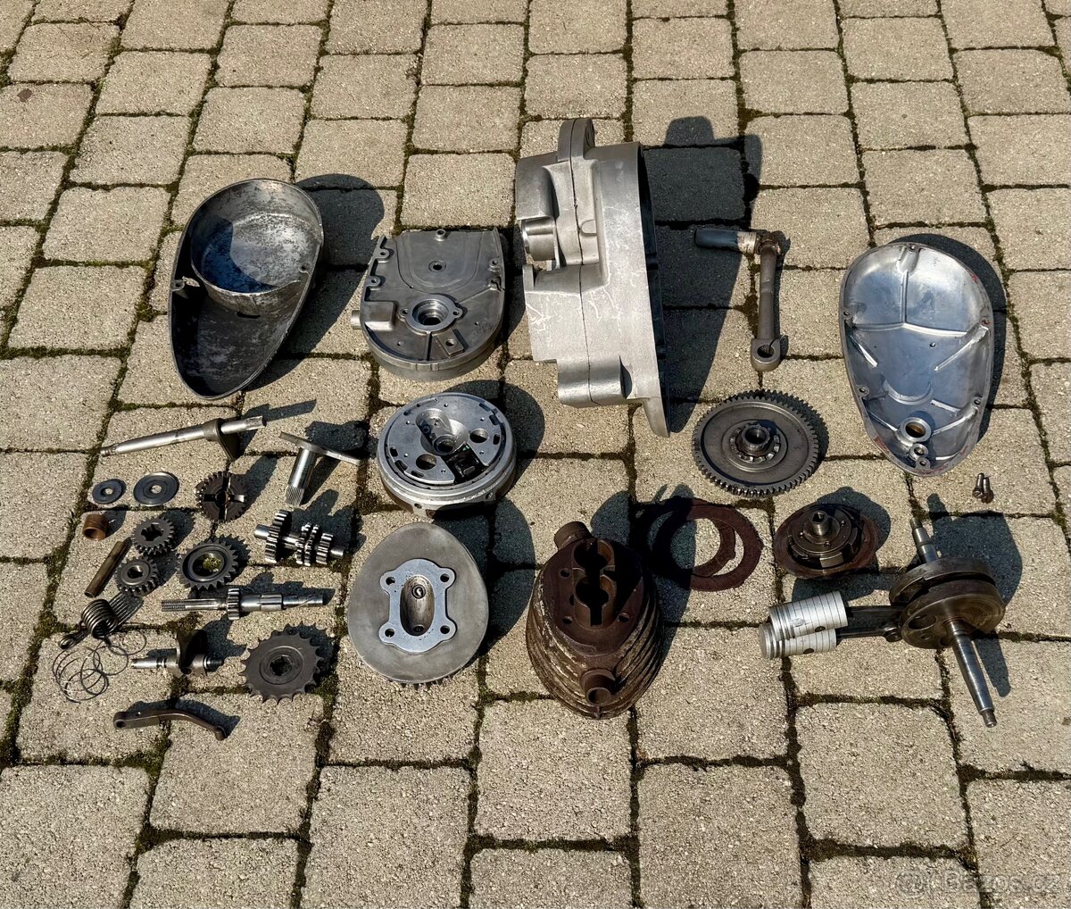 Manet M90 - rozebraný motor - 6