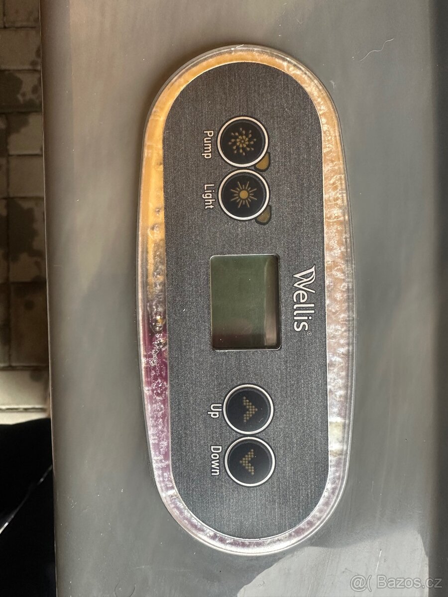 Vířivka WELLIS - 6