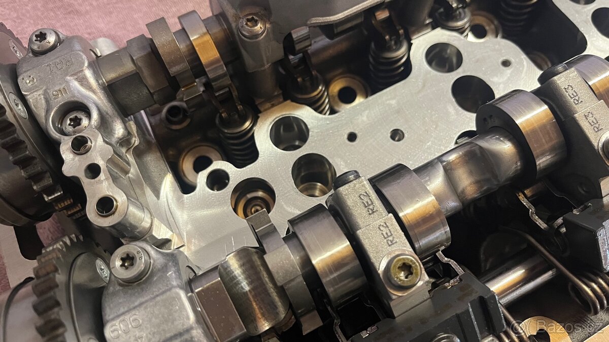 Hlavy motoru BMW N63B44 Twin Turbo - 6
