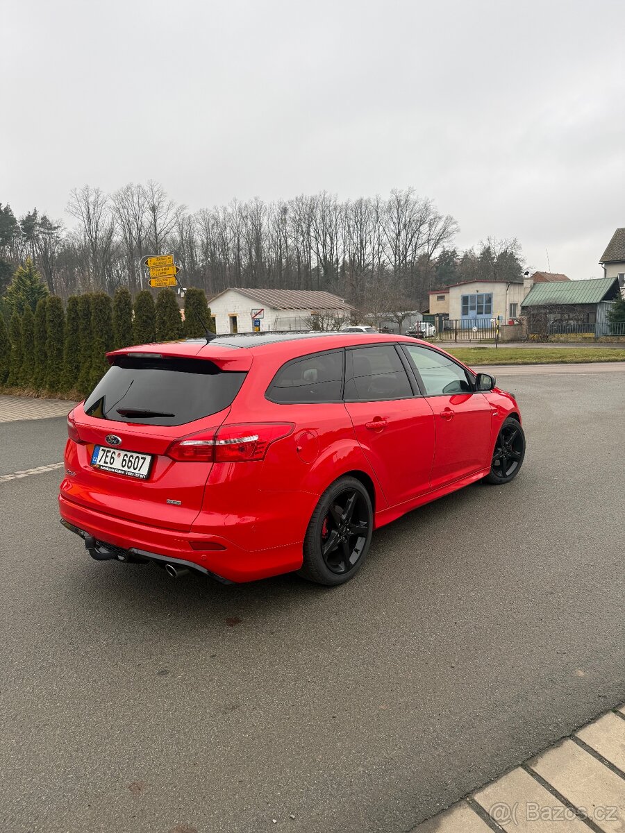 Ford Focus ST-Line Red&Black Edition - 6