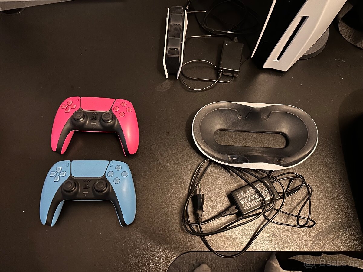 PS5 + VR V2 + 2x ovladač a další - 6