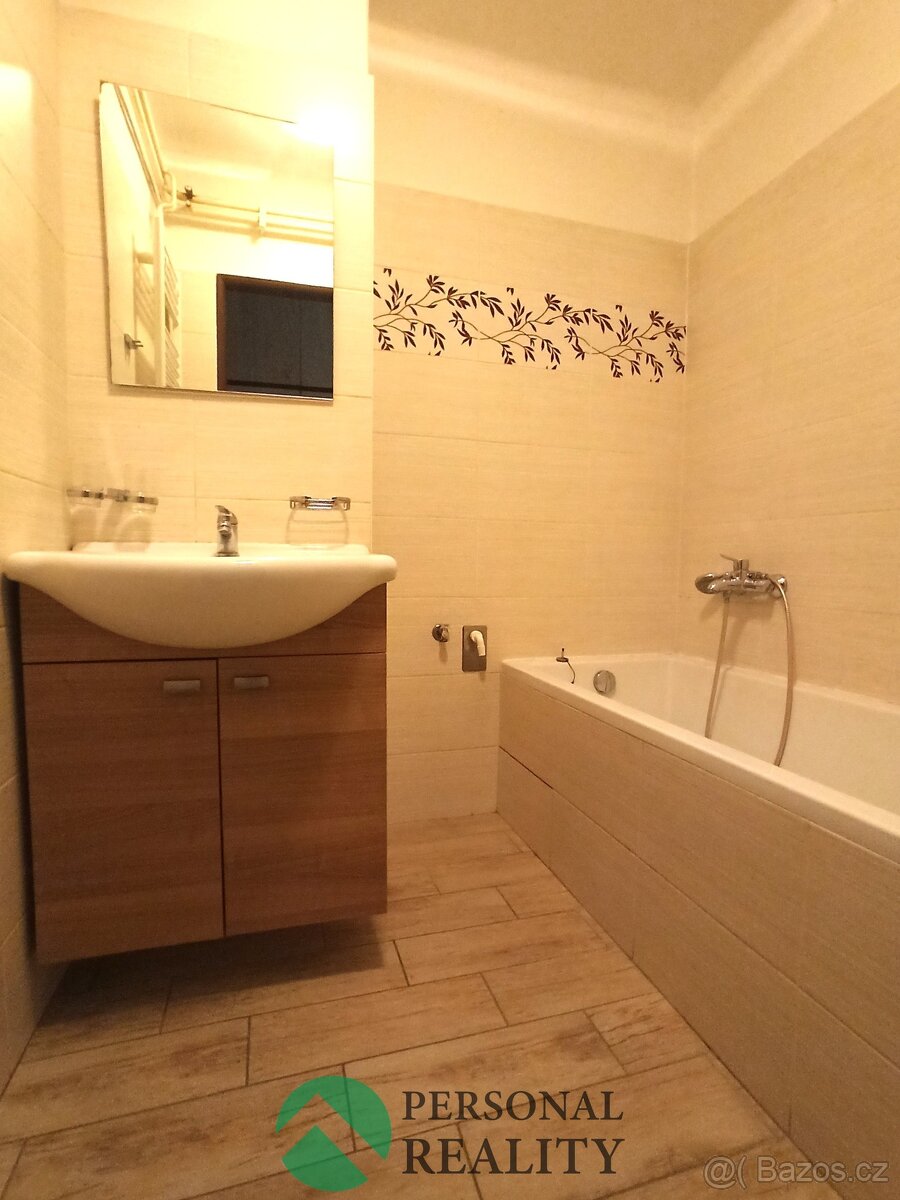 Pronájem bytu 2+1, Chvaletice, Žižkova, ev.č. 02734 - 6