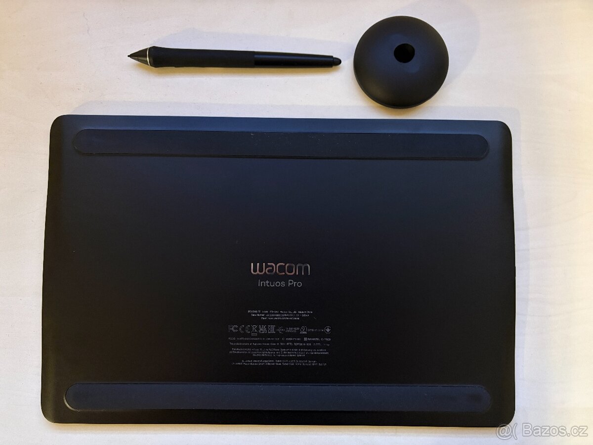 3x grafický tablet Wacom Intuos M, Pro M, Pro L - 6
