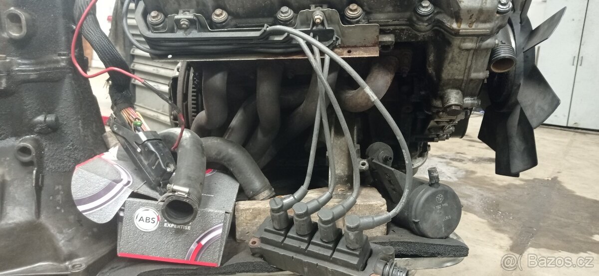 BMW E36 motor m44b19, 318is - 6