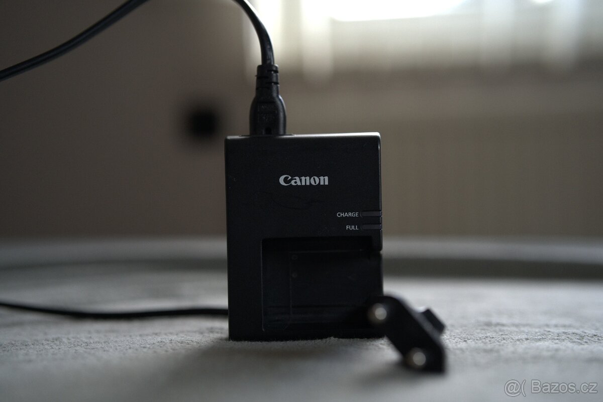 Prodám Canon EOS 2000D - 6