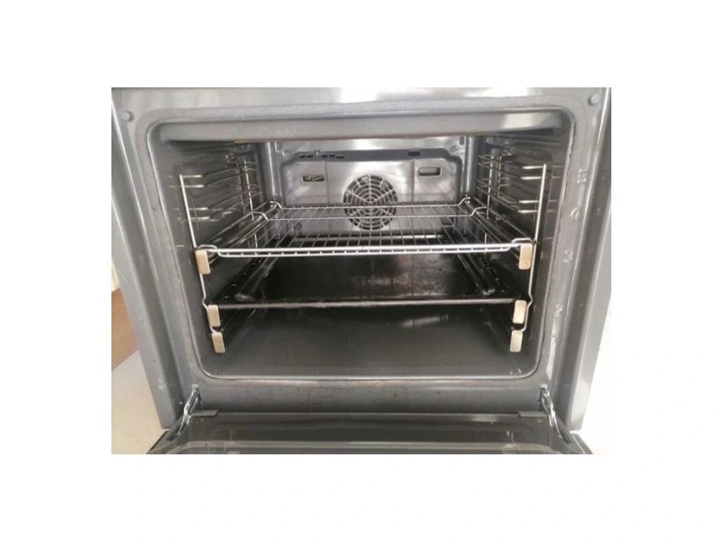 Pěkná kuchyňská linka ve venkovském stylu se spotřebiči,5384 - 6