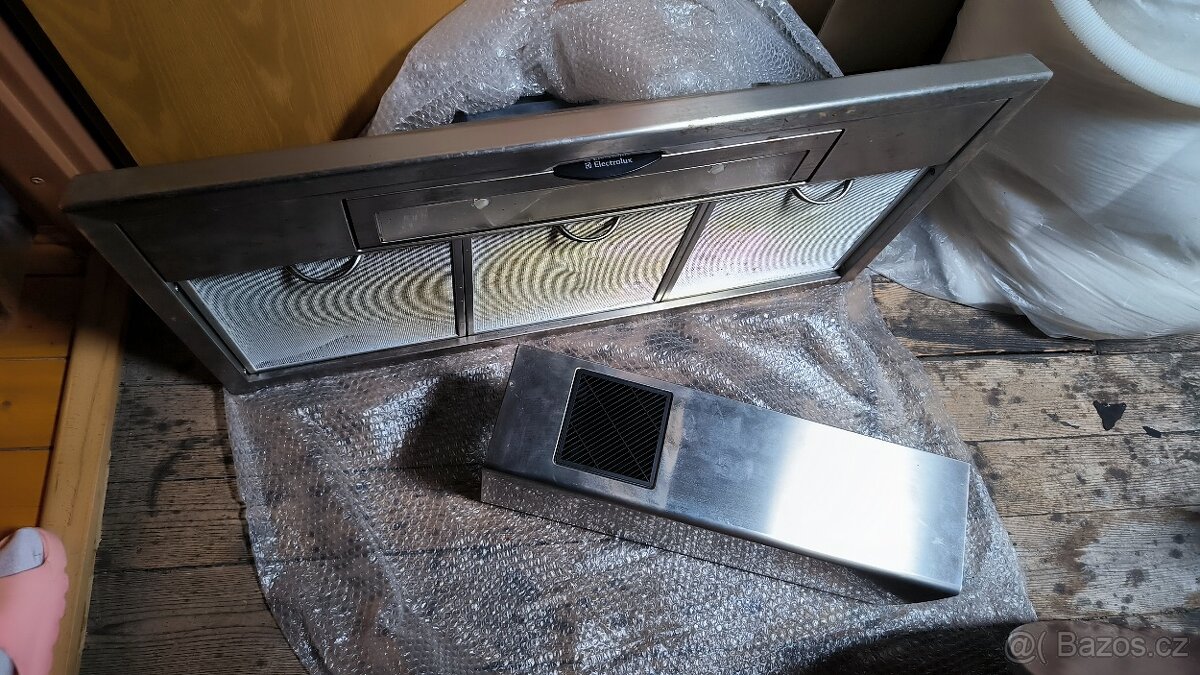 Electrolux nerezová digestoř 90cm - 6