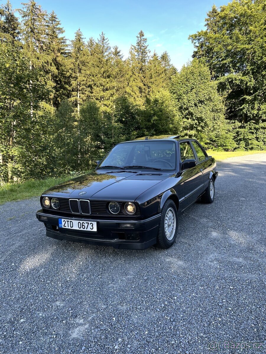 BMW E30 318is - 6