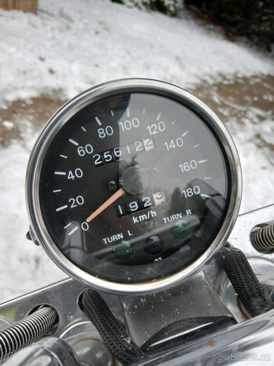 Suzuki VS 750 intruder - 6