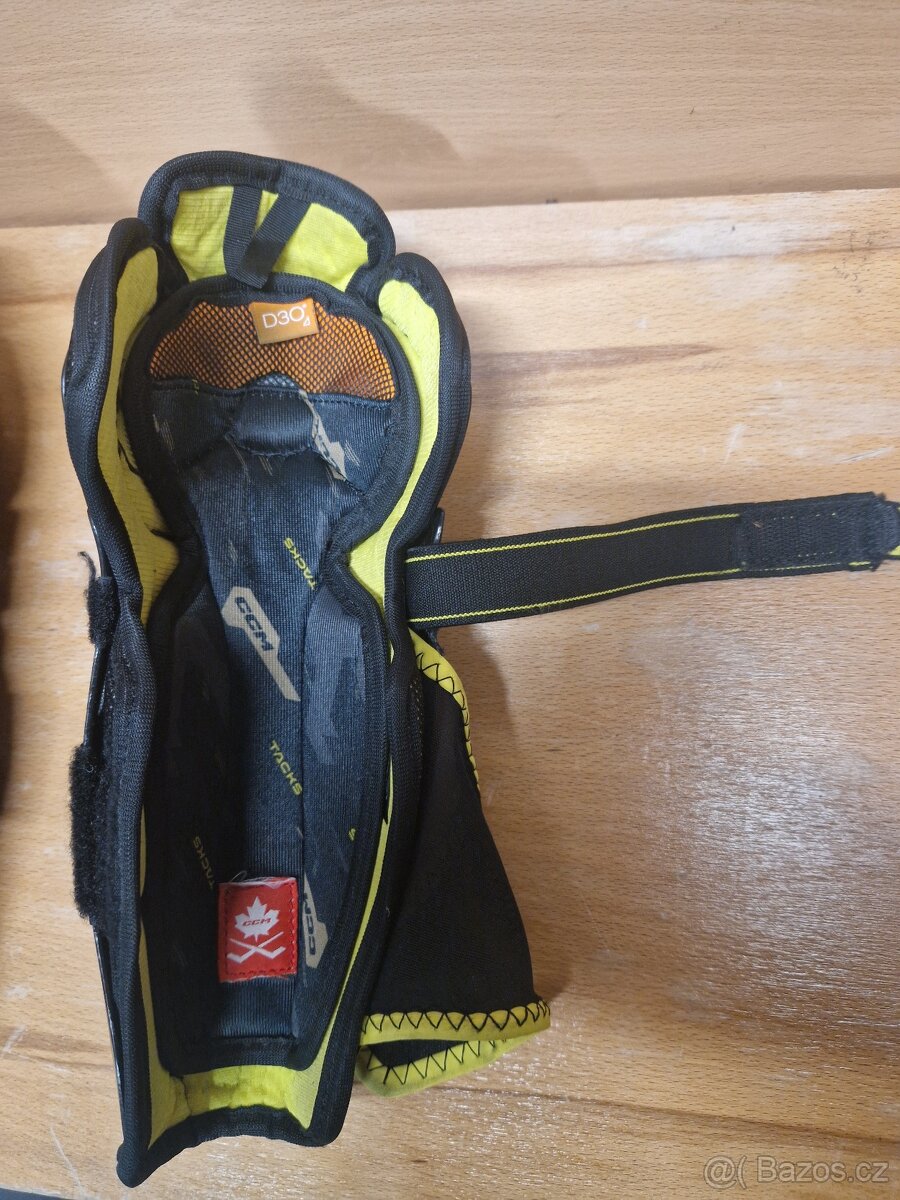 CCM Shin Guards Tacks AS-V Pro Yth - 6