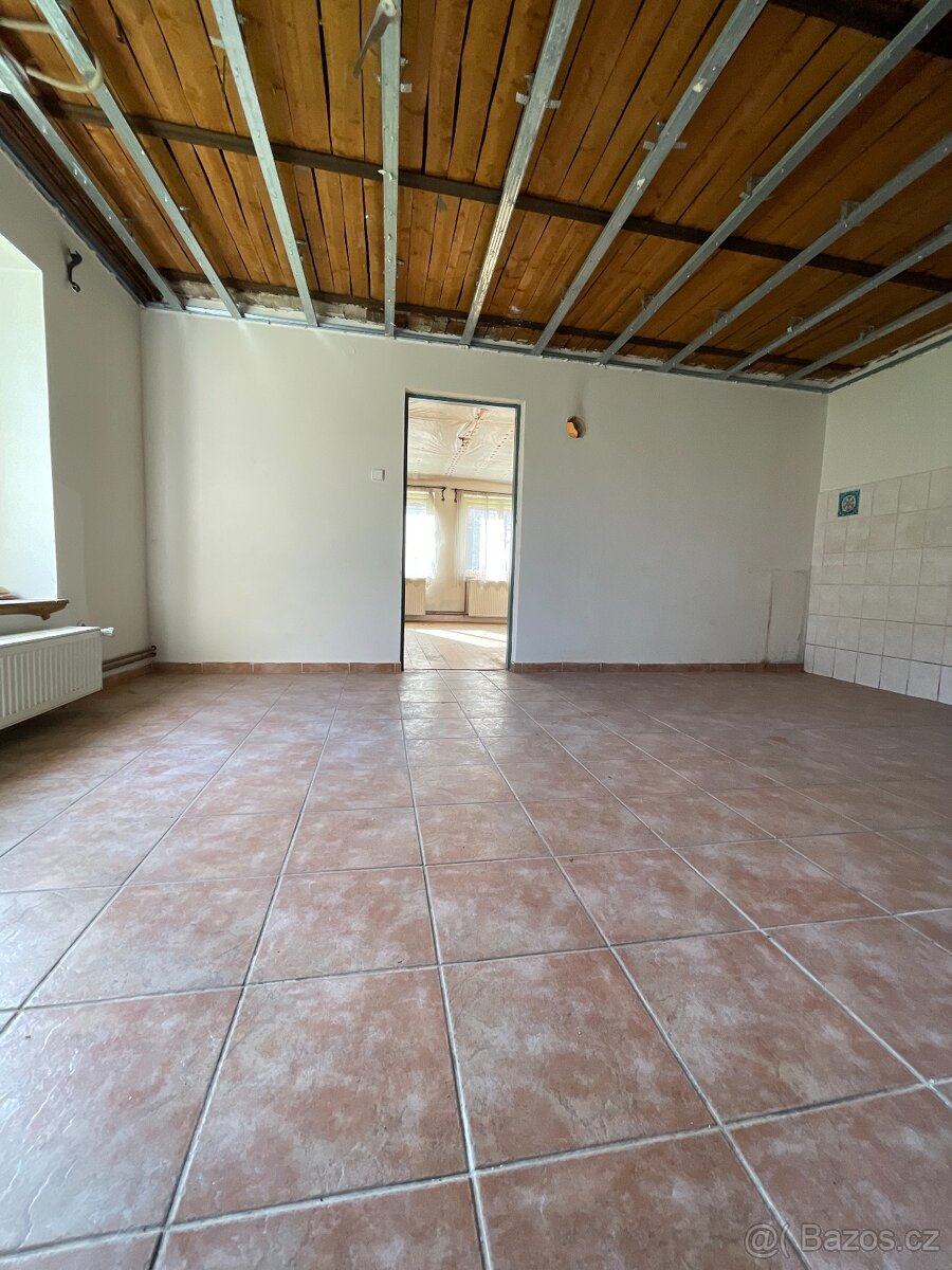 Rodinný dům s pozemkem a bývalou kovárnou – Troskovice - 6