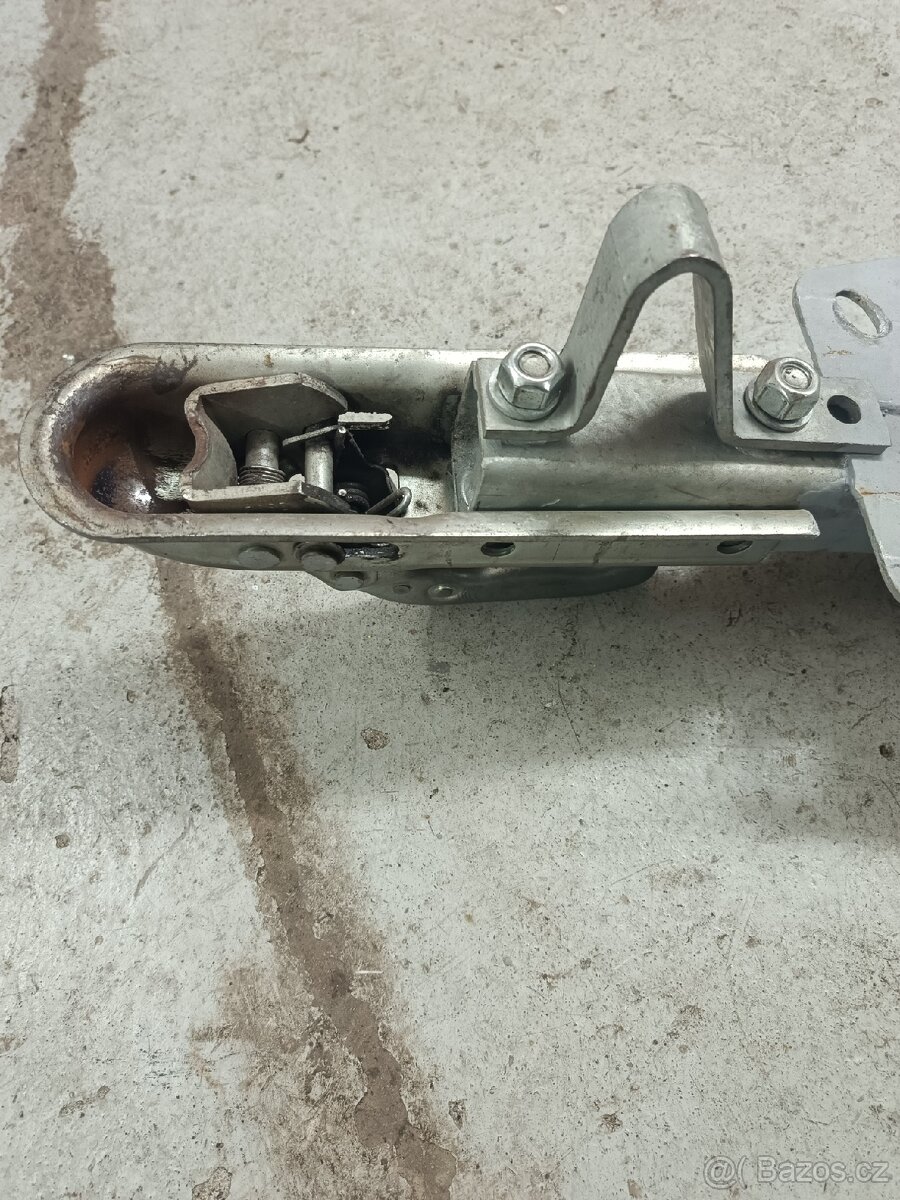 Tažný kloub na přívěsný vozík tlama čuba žehlička koule ISO - 6