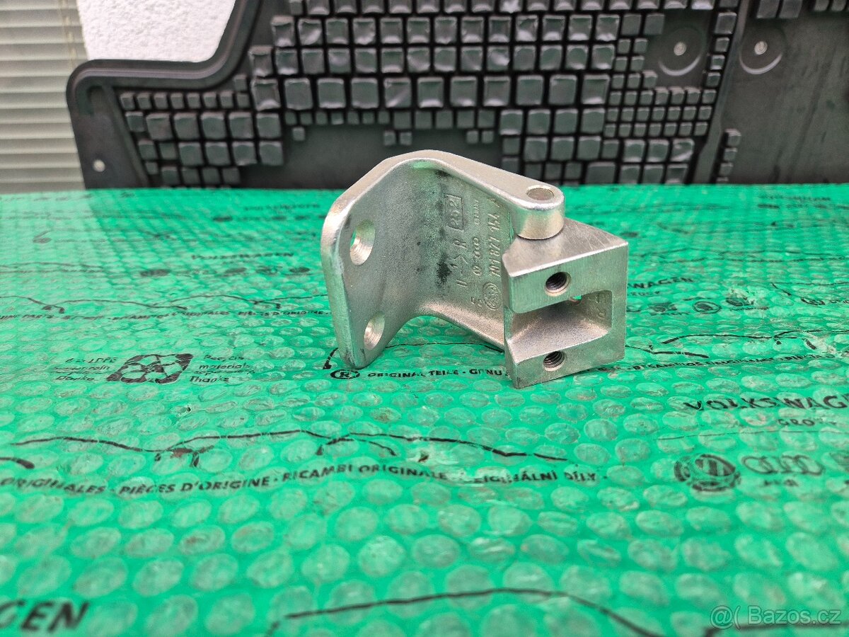 VW Transporter T4 závěs (pant) 701827154A - 6