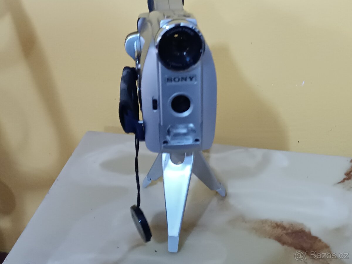 Retro kamera Sony V6000 - 6