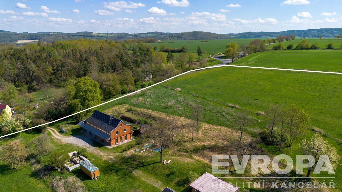 Prodej jedinečné nemovitosti obklopeného přírodou v Senešnic - 6