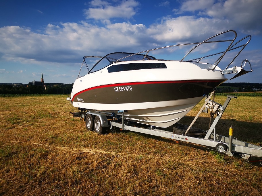 Motorova kajutova loď - 6